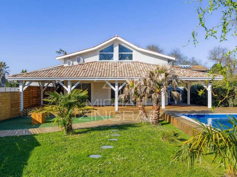 House Gujan-Mestras - 3 bedrooms - 185m²