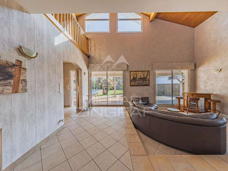 Maison Gujan-Mestras - 3 chambres - 185m²