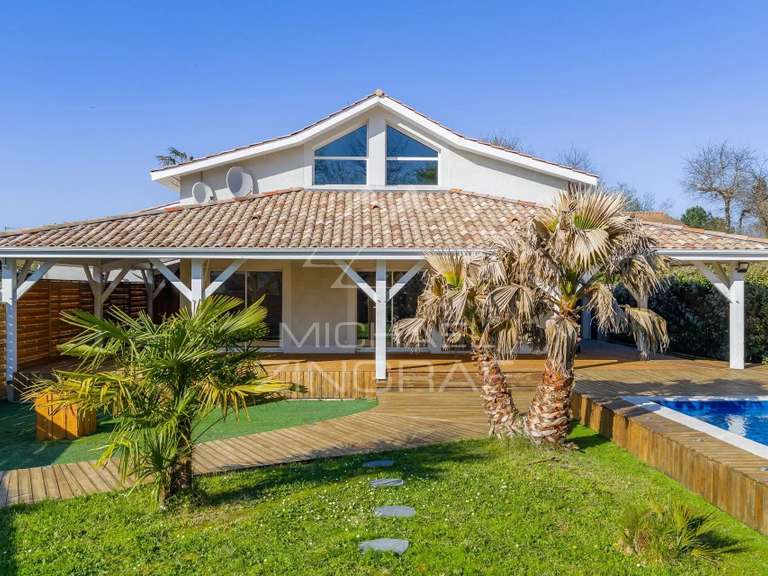 Maison Gujan-Mestras - 3 chambres - 185m²