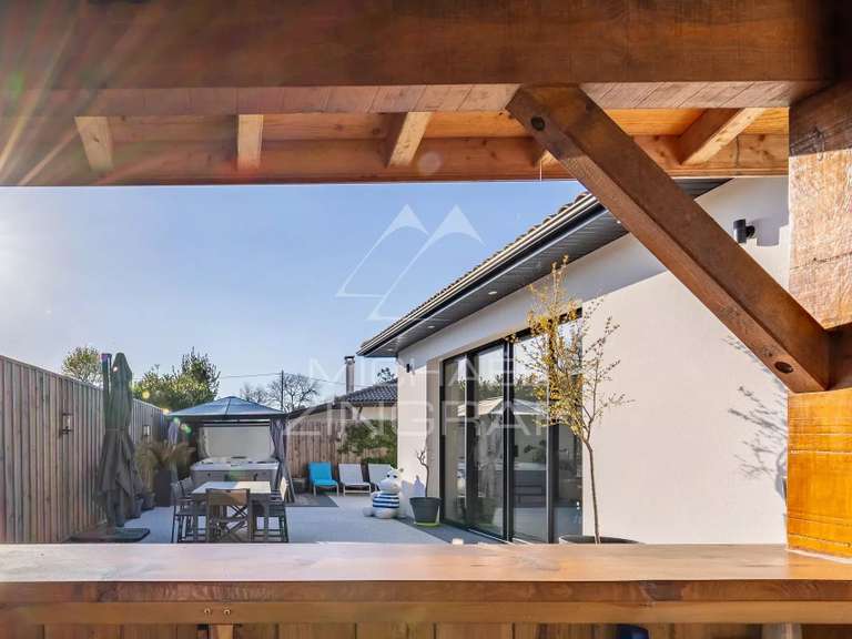 Maison Gujan-Mestras - 3 chambres - 141m²