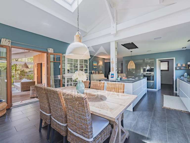 Maison Gujan-Mestras - 5 chambres - 210m²