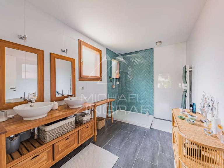 Maison Gujan-Mestras - 5 chambres - 210m²