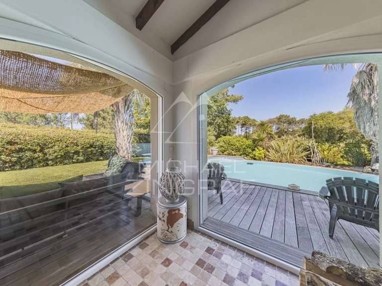Maison Gujan-Mestras - 5 chambres - 240m²