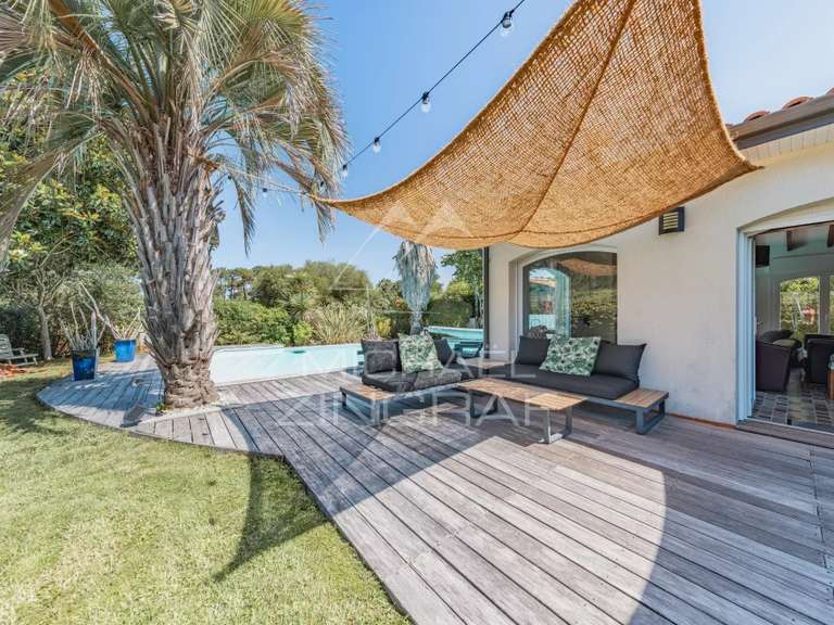 Maison Gujan-Mestras - 5 chambres - 240m²