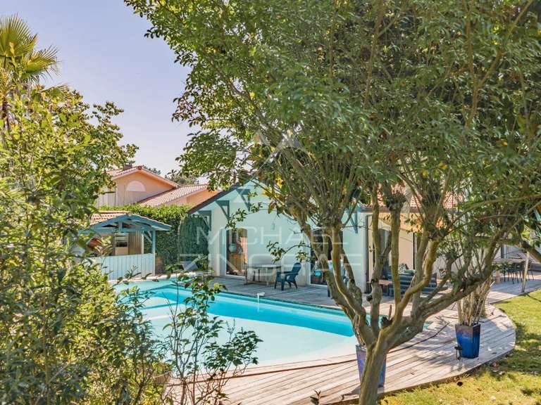 Maison Gujan-Mestras - 5 chambres - 240m²