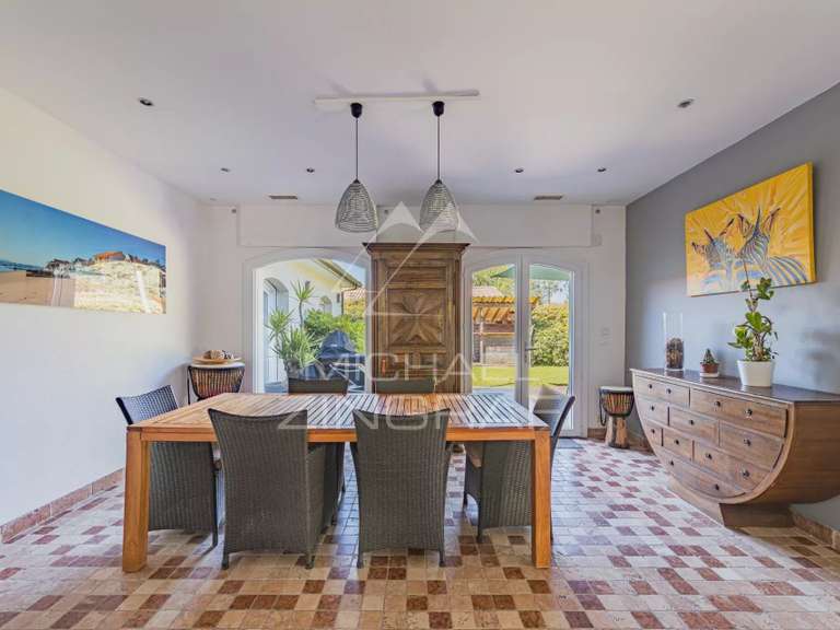 Maison Gujan-Mestras - 5 chambres - 240m²