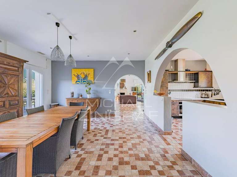 Maison Gujan-Mestras - 5 chambres - 240m²