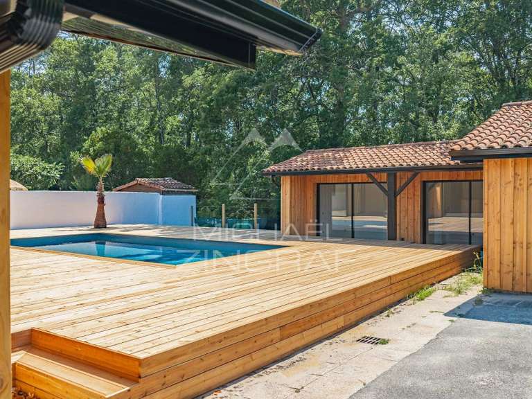 Maison Gujan-Mestras - 3 chambres - 212m²