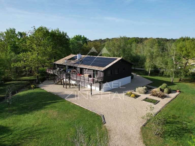 Propriété Gujan-Mestras - 740m²
