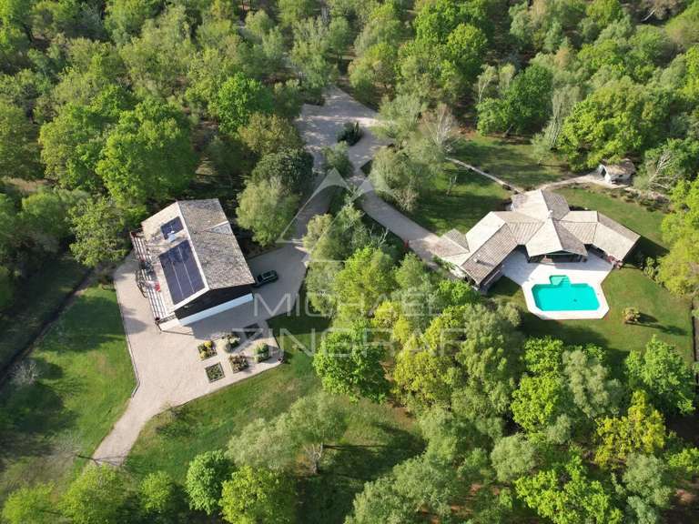 Propriété Gujan-Mestras - 740m²