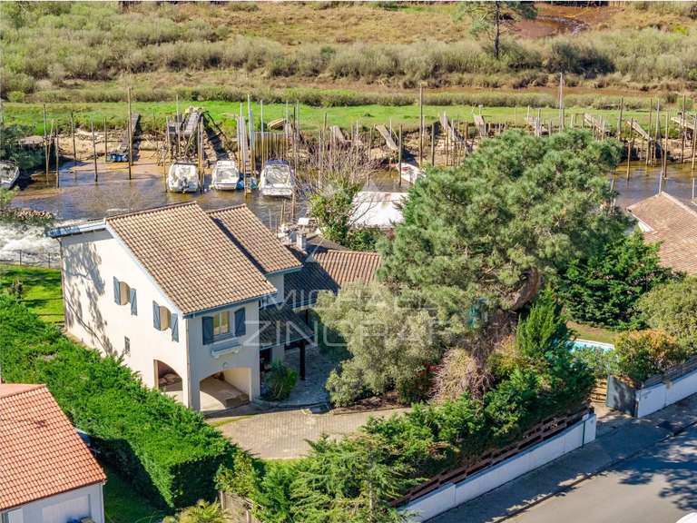 Villa Gujan-Mestras - 4 chambres - 189m²