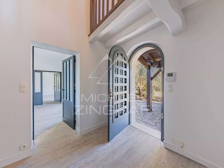 Villa Gujan-Mestras - 4 chambres - 189m²