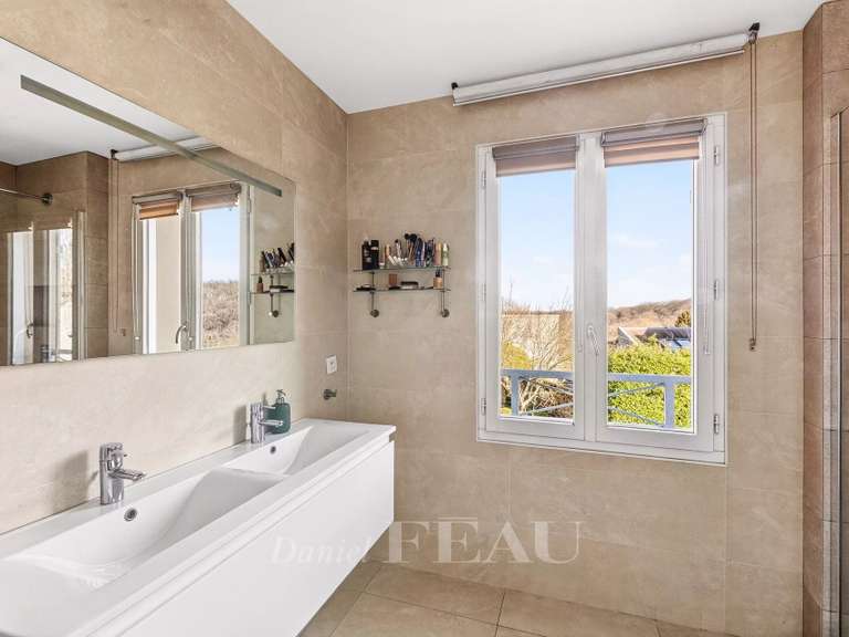 Maison Guyancourt - 4 chambres - 160m²