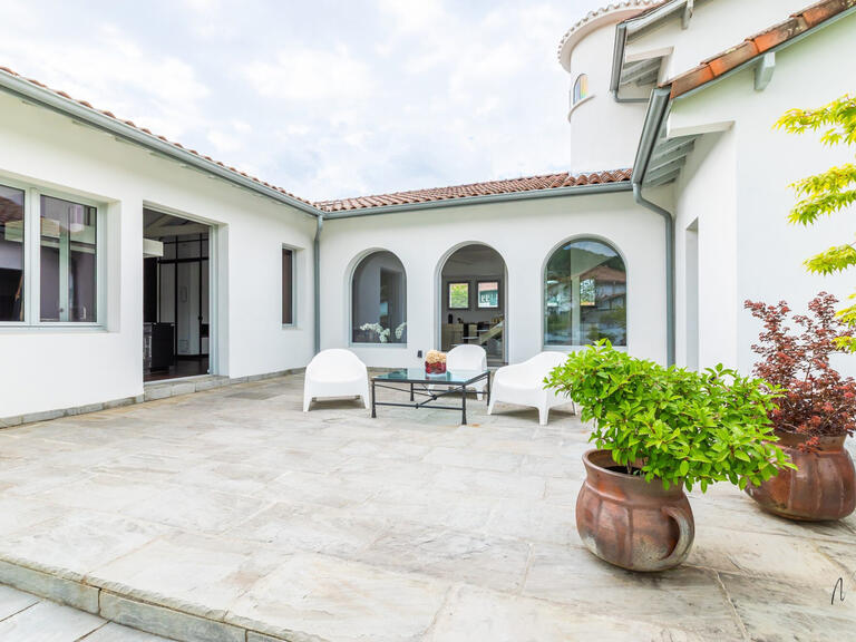 House Hasparren - 4 bedrooms - 346m²