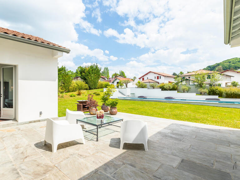House Hasparren - 4 bedrooms - 346m²