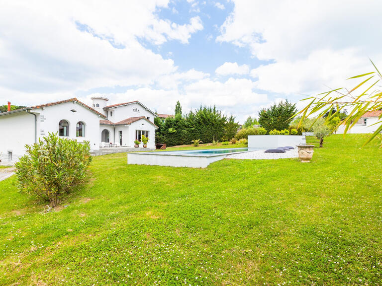 House Hasparren - 4 bedrooms - 346m²