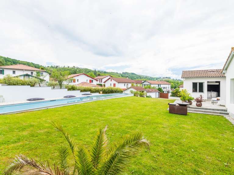 Maison Hasparren - 4 chambres - 346m²