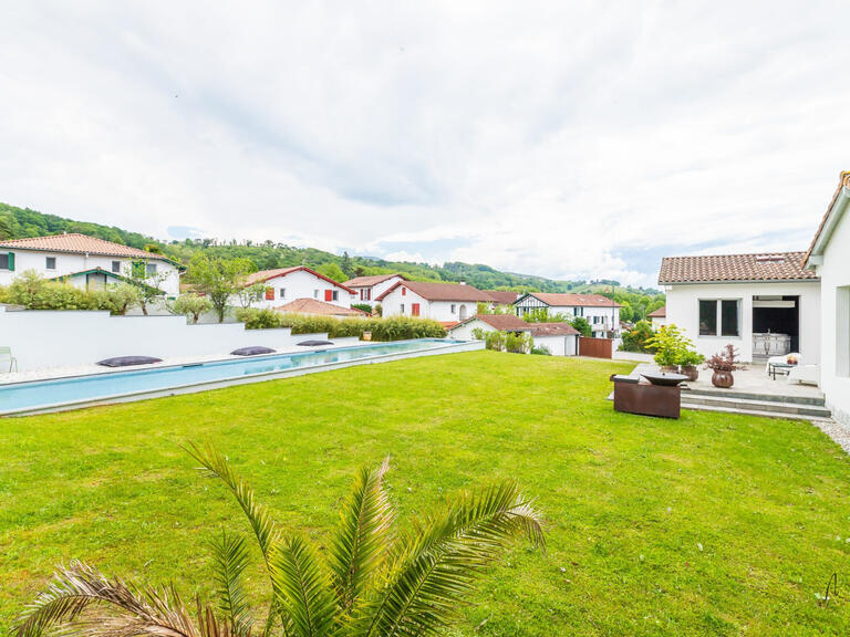 House Hasparren - 4 bedrooms - 346m²