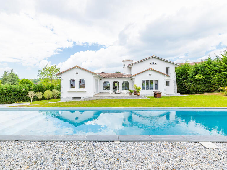 House Hasparren - 4 bedrooms - 346m²