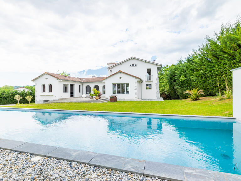 House Hasparren - 4 bedrooms - 346m²