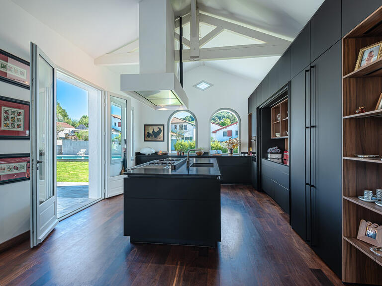 House Hasparren - 4 bedrooms - 346m²