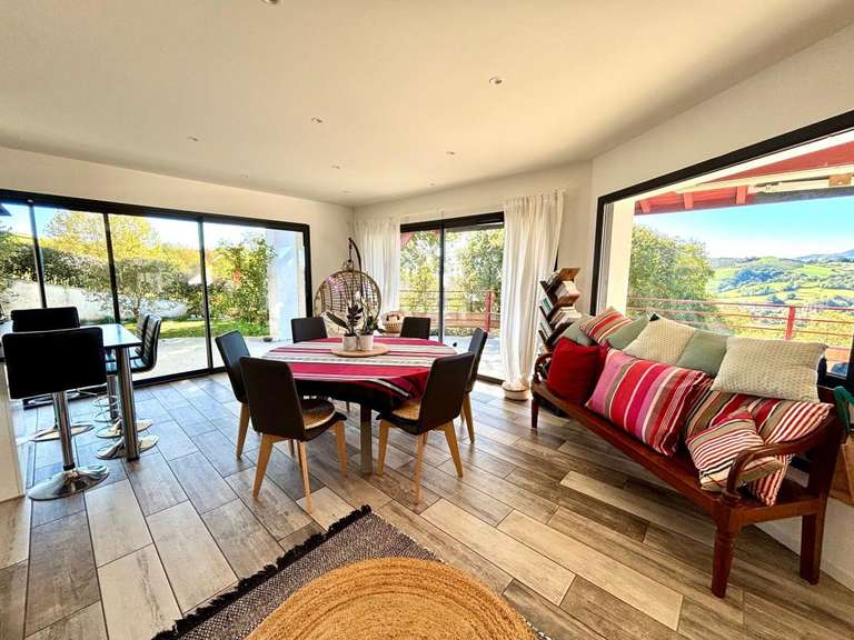 Maison Hasparren - 3 chambres - 121m²