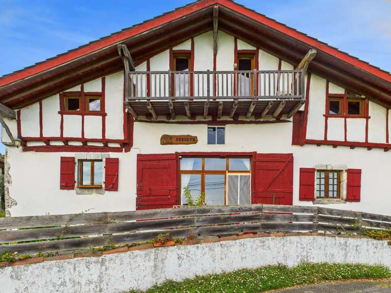 House Hasparren - 7 bedrooms - 492m²