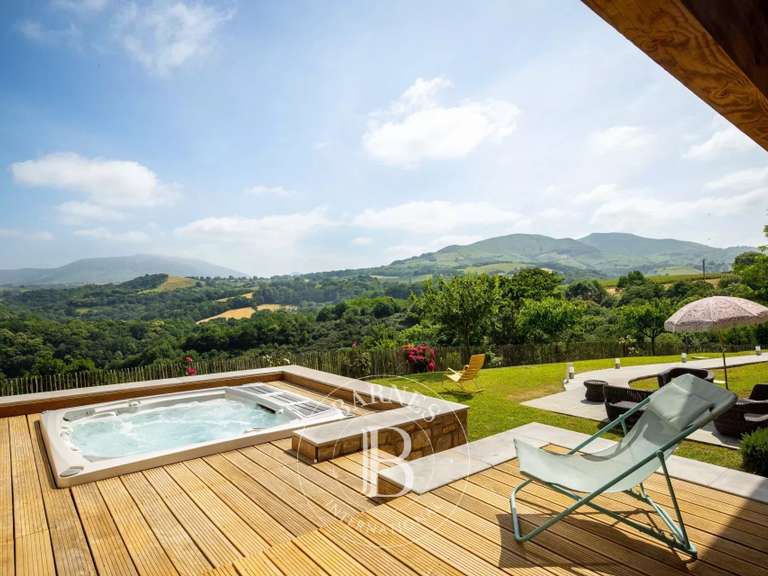 Maison Hasparren - 5 chambres - 338m²