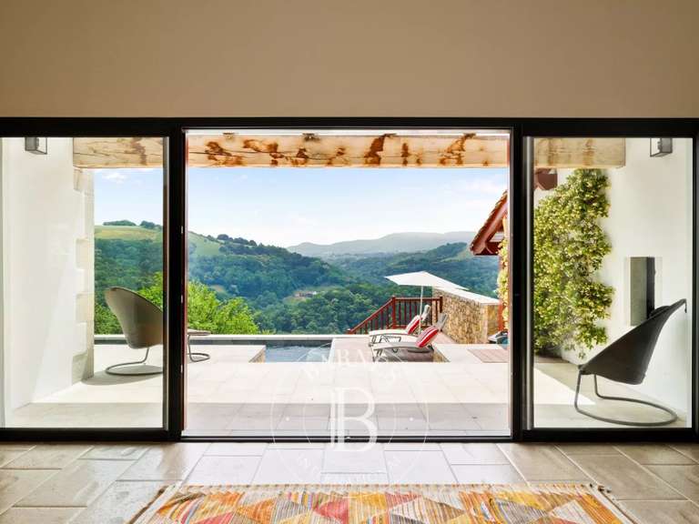 Maison Hasparren - 5 chambres - 338m²