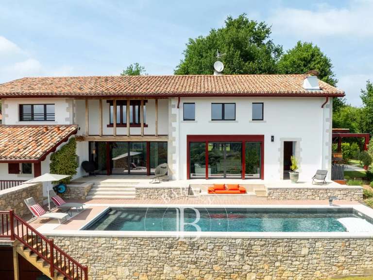 Maison Hasparren - 5 chambres - 338m²