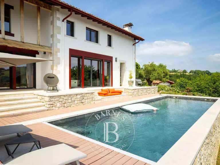 Maison Hasparren - 5 chambres - 338m²