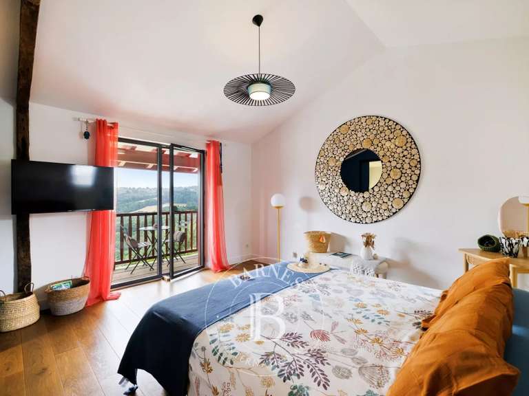 Maison Hasparren - 5 chambres - 338m²