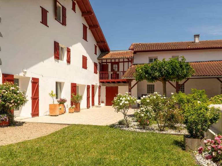Maison Hasparren - 7 chambres - 380m²