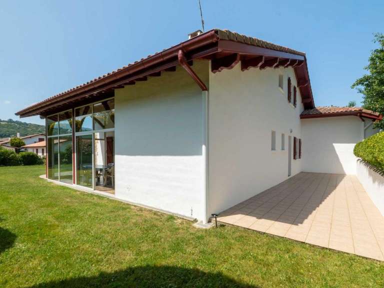 Maison Hasparren - 5 chambres - 167m²