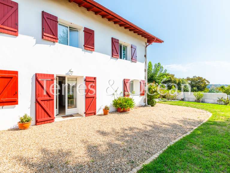 House Hasparren - 7 bedrooms - 261m²