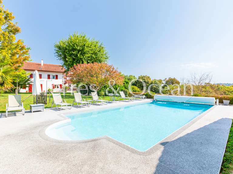 Maison Hasparren - 7 chambres - 300m²