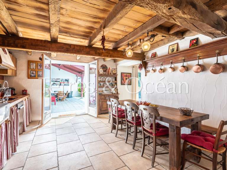 House Hasparren - 7 bedrooms - 261m²