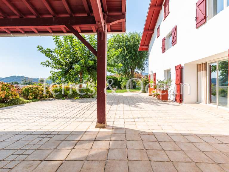 Maison Hasparren - 7 chambres - 300m²
