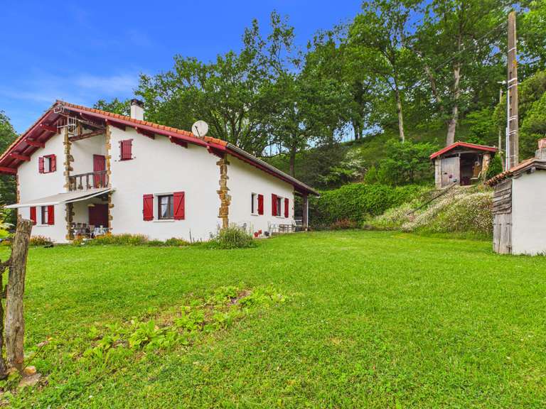 Maison Hasparren - 4 chambres - 178m²