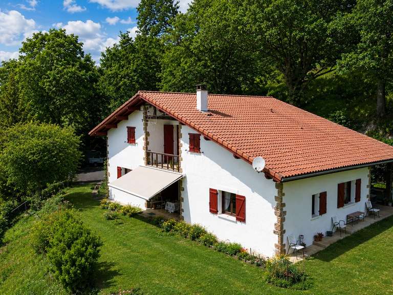 Maison Hasparren - 4 chambres - 178m²