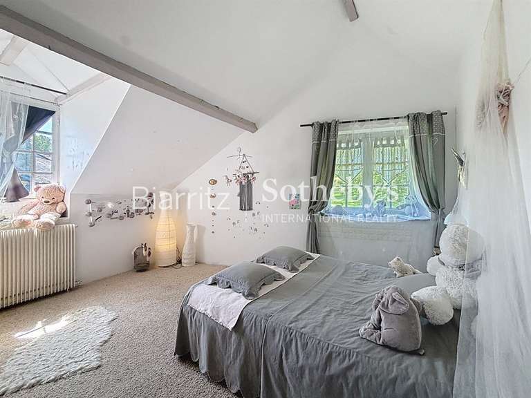 Maison Haut-de-Bosdarros - 18 chambres - 857m²