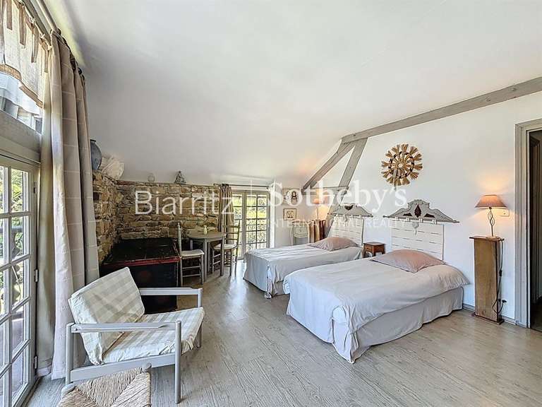 Maison Haut-de-Bosdarros - 18 chambres - 857m²