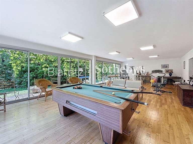 Maison Haut-de-Bosdarros - 18 chambres - 857m²