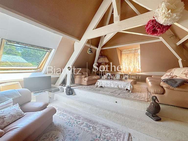 Maison Haut-de-Bosdarros - 18 chambres - 857m²