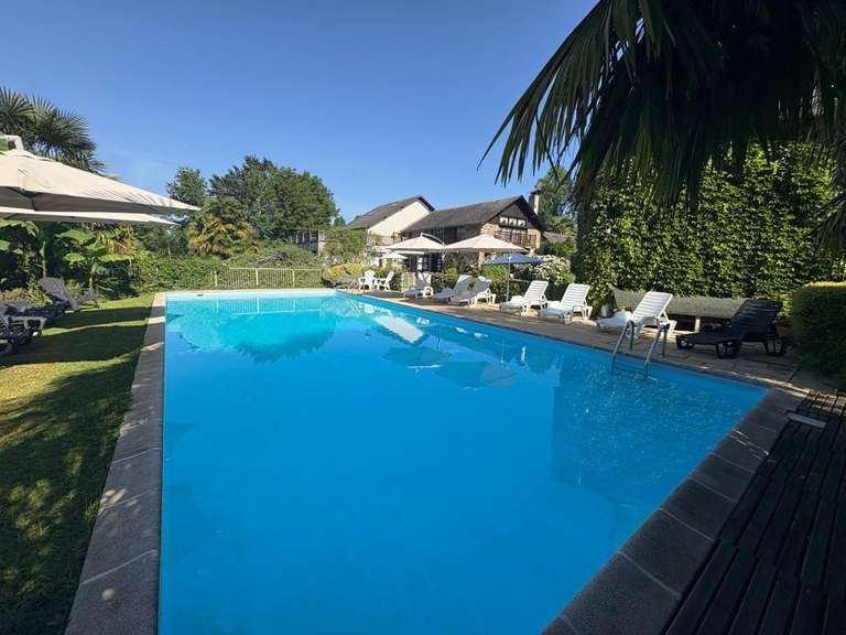 Maison Haut-de-Bosdarros - 14 chambres - 900m²