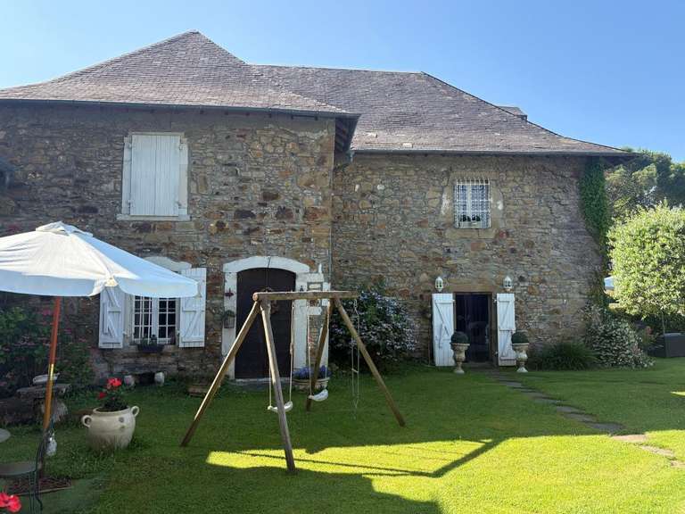 Maison Haut-de-Bosdarros - 14 chambres - 900m²
