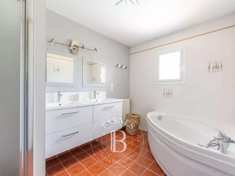 Maison Haute-Goulaine - 5 chambres - 181m²