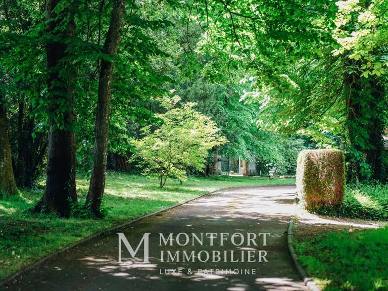 Maison Haute-Goulaine - 5 chambres - 447m²