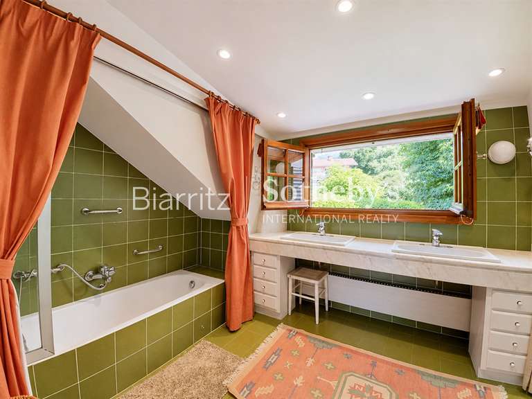 House Hendaye - 4 bedrooms - 516m²