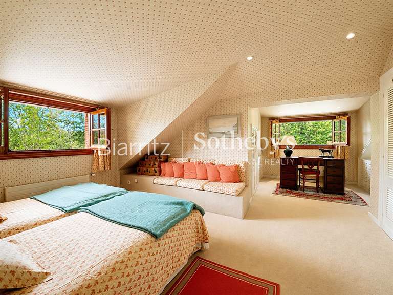 House Hendaye - 4 bedrooms - 516m²
